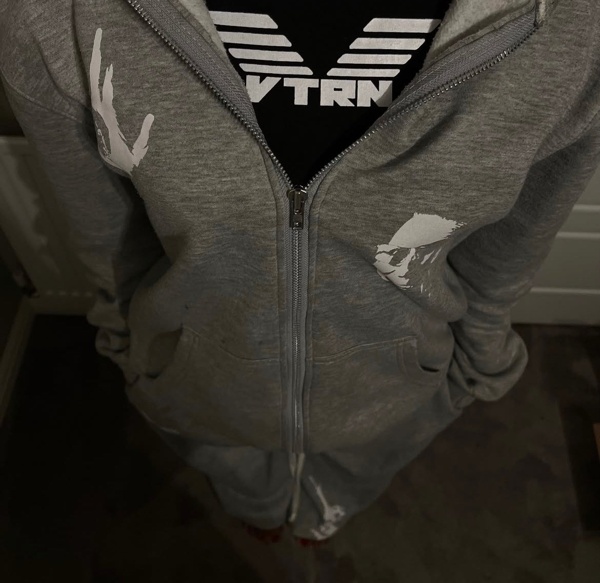 GREY- Vill hoodie